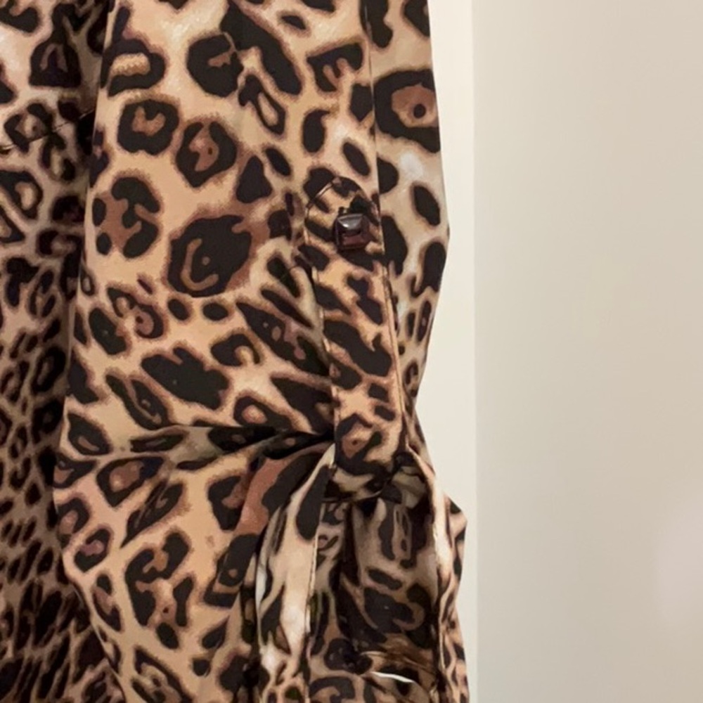 Live 4 truth 3x leopard print high low blouse with 3/4 inch sleeves - Picture 5 of 5